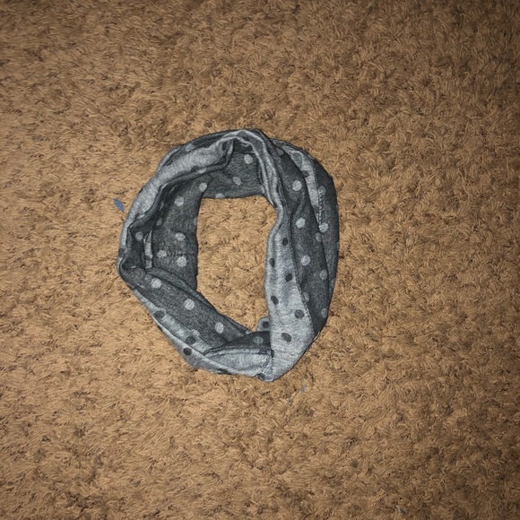 Scarf - Picture 1 of 2